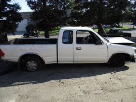 1997 TOYOTA TACOMA STD XTRA CAB SHORT BED WHITE 2.4L MT 2WD Z15065